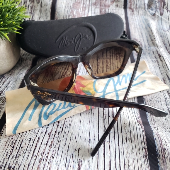 MAUI JIM - Sunglasses & case - Picture 1 of 16